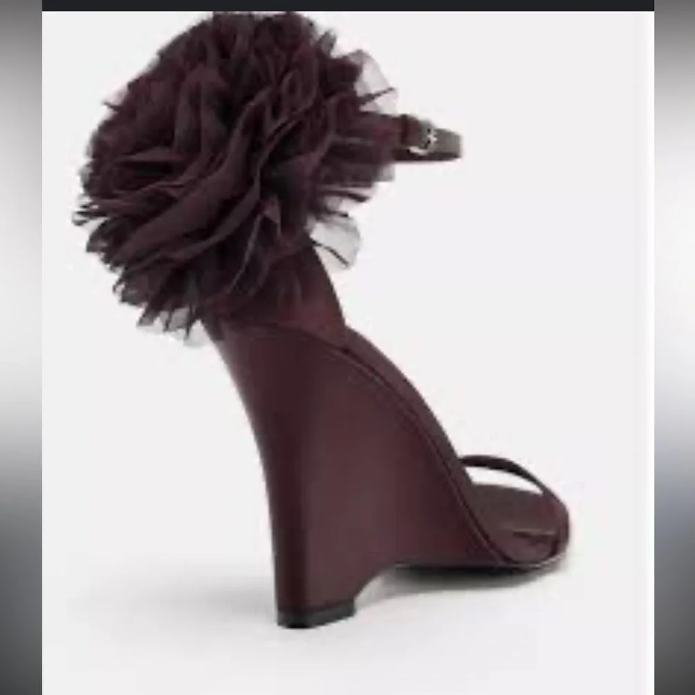 Elegant Purple Wedge Flower Sandals